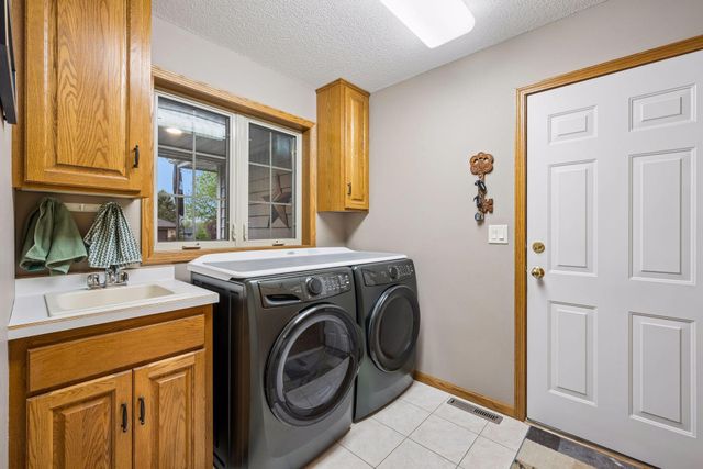 1908 Prairie Hill Road, Saint Cloud, MN 56301