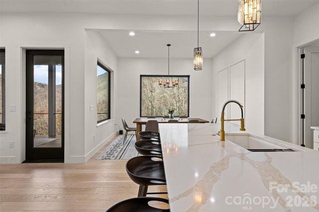 22 Chesten Mountain Drive, Asheville, NC 28803