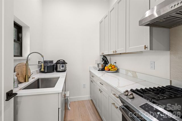 22 Chesten Mountain Drive, Asheville, NC 28803