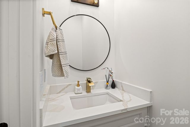 22 Chesten Mountain Drive, Asheville, NC 28803