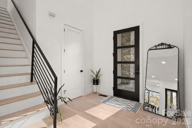 22 Chesten Mountain Drive, Asheville, NC 28803