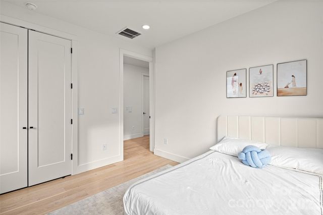 22 Chesten Mountain Drive, Asheville, NC 28803