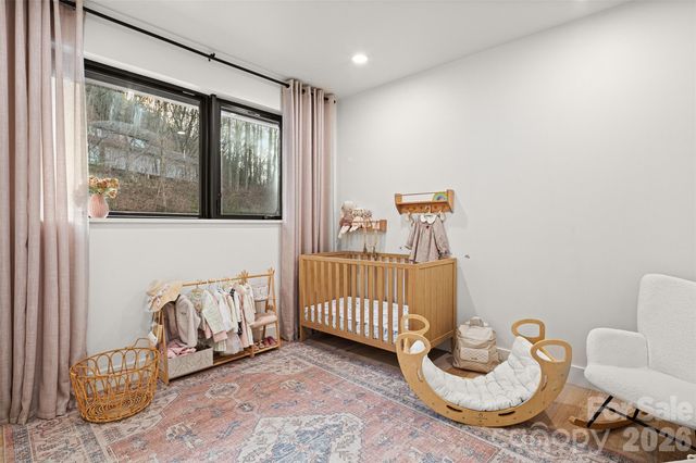 22 Chesten Mountain Drive, Asheville, NC 28803