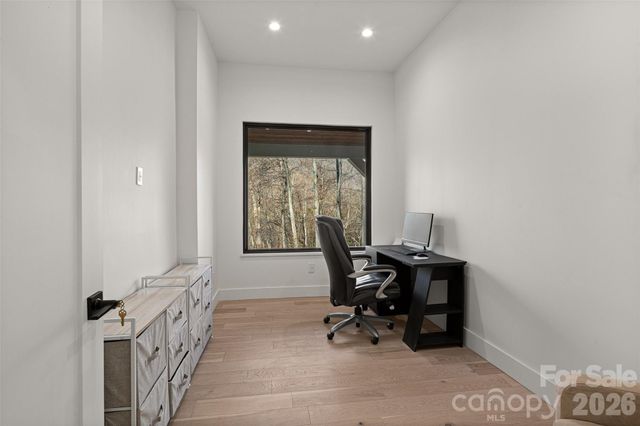 22 Chesten Mountain Drive, Asheville, NC 28803