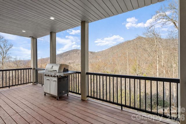 22 Chesten Mountain Drive, Asheville, NC 28803