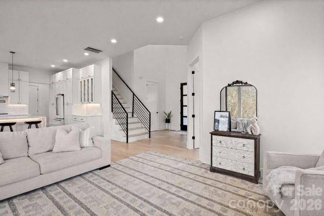 22 Chesten Mountain Drive, Asheville, NC 28803