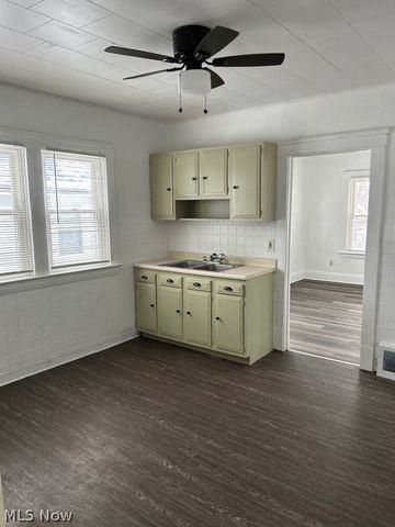 3105 Roanoke Avenue, Cleveland, OH 44109