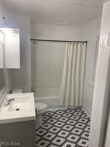 3105 Roanoke Avenue, Cleveland, OH 44109