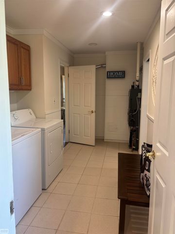 1847 S Parker Street, Marine City, MI 48039