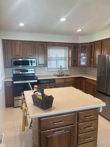 1847 S Parker Street, Marine City, MI 48039