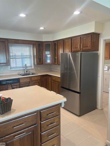 1847 S Parker Street, Marine City, MI 48039