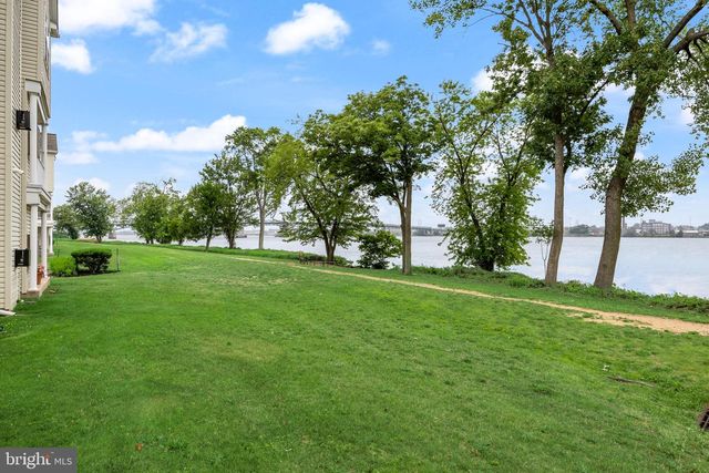 5801 RIVERFRONT DR, Palmyra, NJ 08065