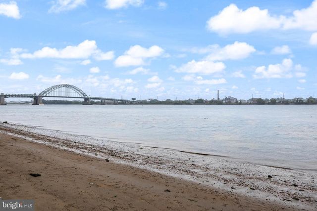 5801 RIVERFRONT DR, Palmyra, NJ 08065