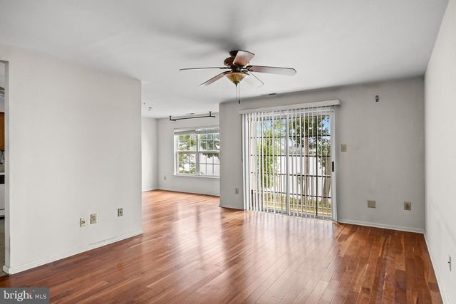 5801 RIVERFRONT DR, Palmyra, NJ 08065