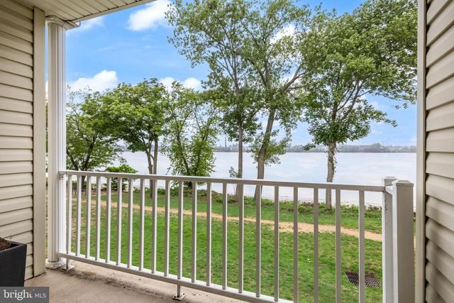 5801 RIVERFRONT DR, Palmyra, NJ 08065
