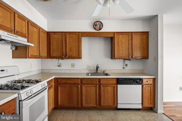 5801 RIVERFRONT DR, Palmyra, NJ 08065