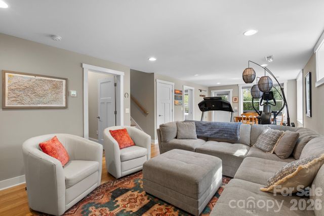 55 Vandalia Avenue, Asheville, NC 28806