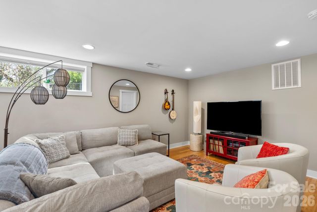 55 Vandalia Avenue, Asheville, NC 28806