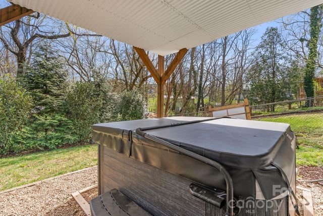 55 Vandalia Avenue, Asheville, NC 28806