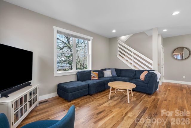 55 Vandalia Avenue, Asheville, NC 28806