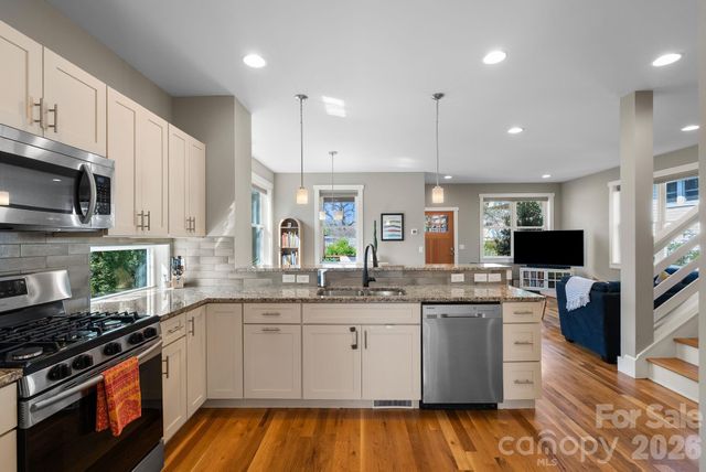 55 Vandalia Avenue, Asheville, NC 28806