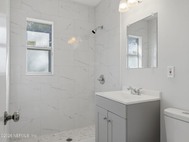 2434 LEONID Road, Jacksonville, FL 32218