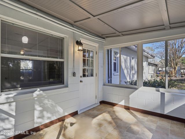 2434 LEONID Road, Jacksonville, FL 32218