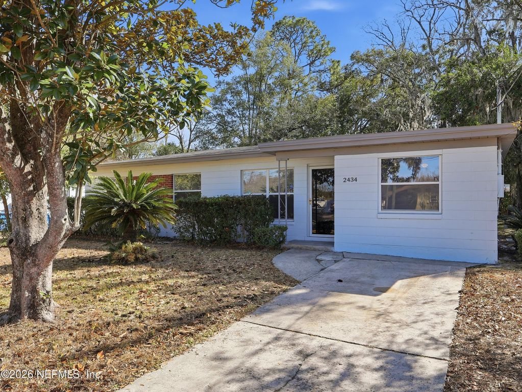 2434 LEONID Road, Jacksonville, FL 32218