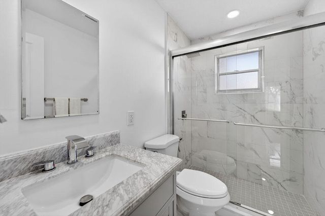 688 SW Lake Court, Boynton Beach, FL 33426