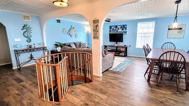 619 Copano Cove Road, Rockport, TX 78382