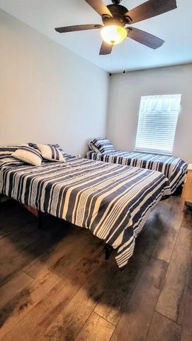 619 Copano Cove Road, Rockport, TX 78382