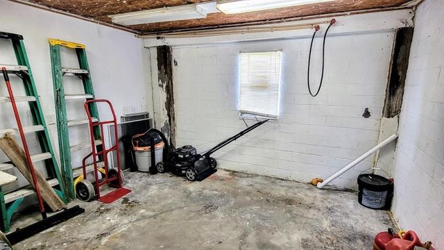 619 Copano Cove Road, Rockport, TX 78382