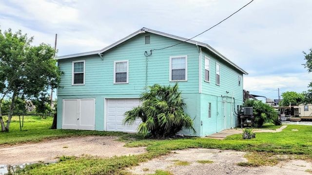 619 Copano Cove Road, Rockport, TX 78382
