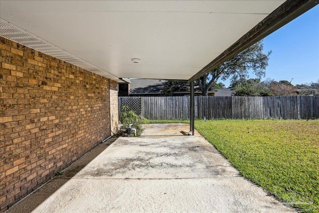 421 Bunker Hill Dr, Pensacola, FL 32506