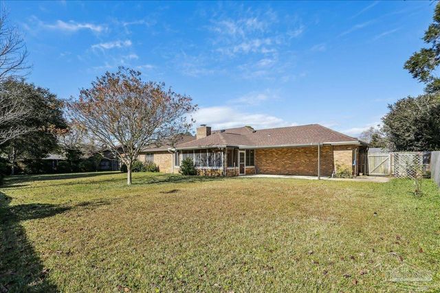 421 Bunker Hill Dr, Pensacola, FL 32506