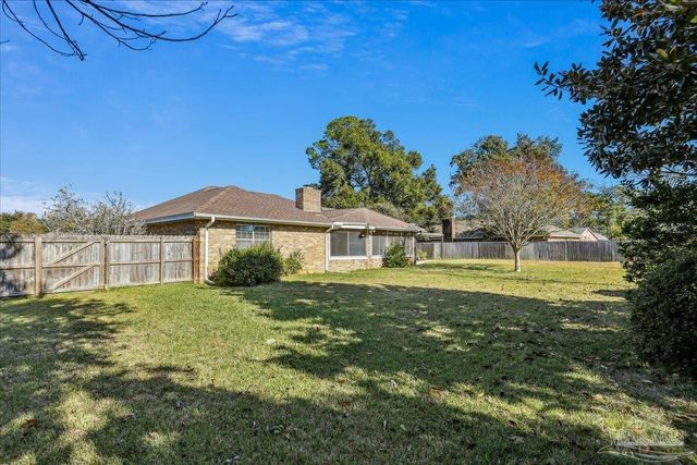 421 Bunker Hill Dr, Pensacola, FL 32506