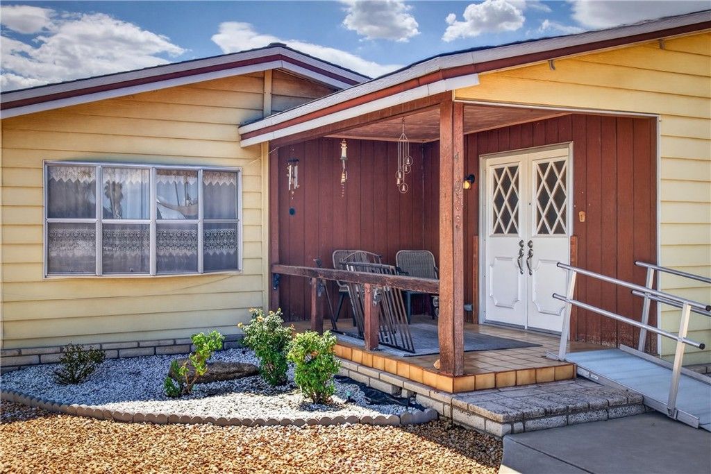 449 Crown Ridge Road, Perris, CA 92570 — photo 4