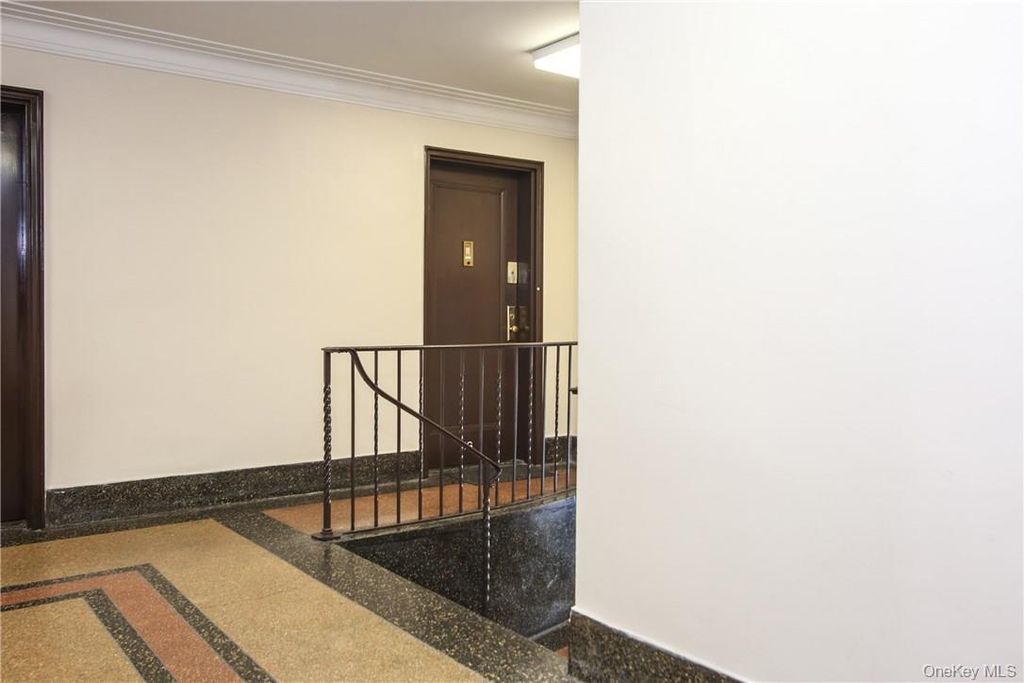 70 Sherman Avenue 1K, Yonkers, NY 10705 — photo 2