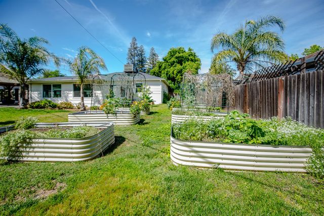 3310 Potter Lane, Sacramento, CA 95821