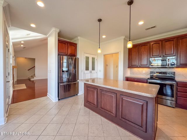 1636 Stone Harbor Blvd, Lenoir City, TN 37772