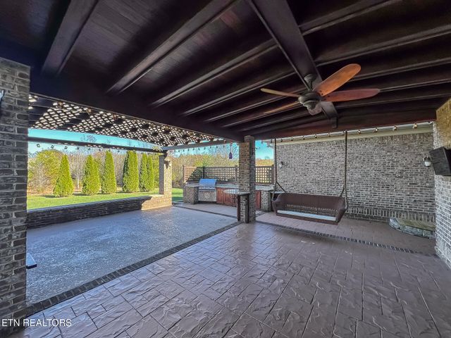 1636 Stone Harbor Blvd, Lenoir City, TN 37772