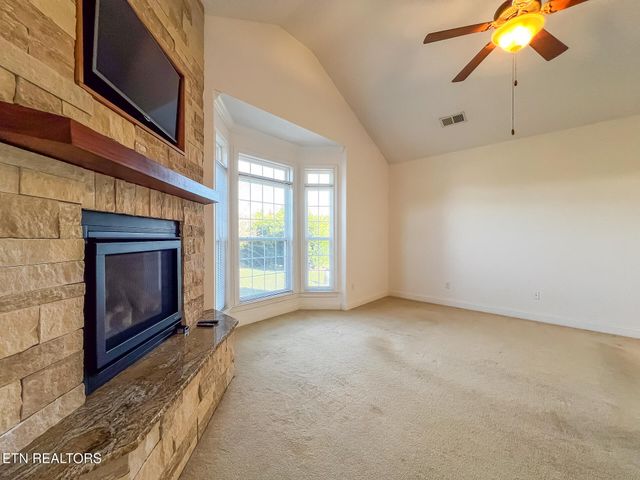 1636 Stone Harbor Blvd, Lenoir City, TN 37772