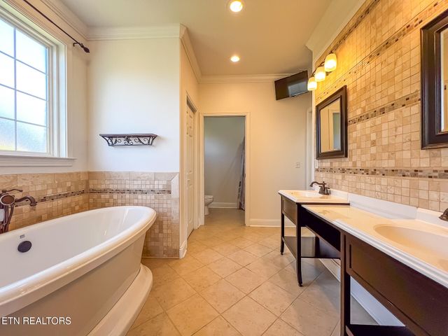 1636 Stone Harbor Blvd, Lenoir City, TN 37772