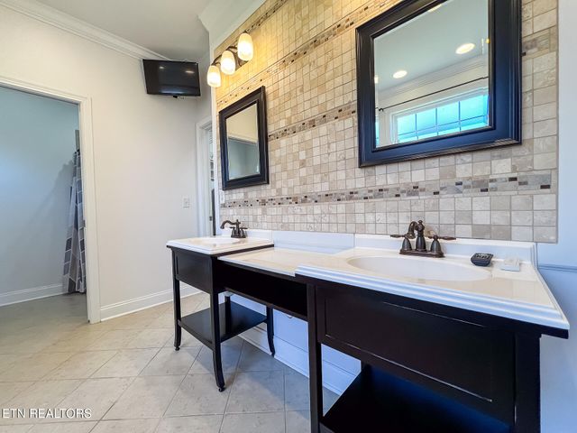 1636 Stone Harbor Blvd, Lenoir City, TN 37772