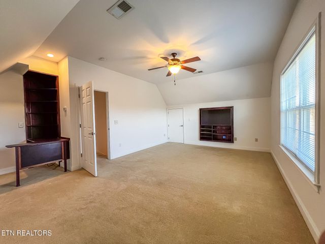 1636 Stone Harbor Blvd, Lenoir City, TN 37772