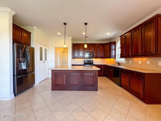 1636 Stone Harbor Blvd, Lenoir City, TN 37772