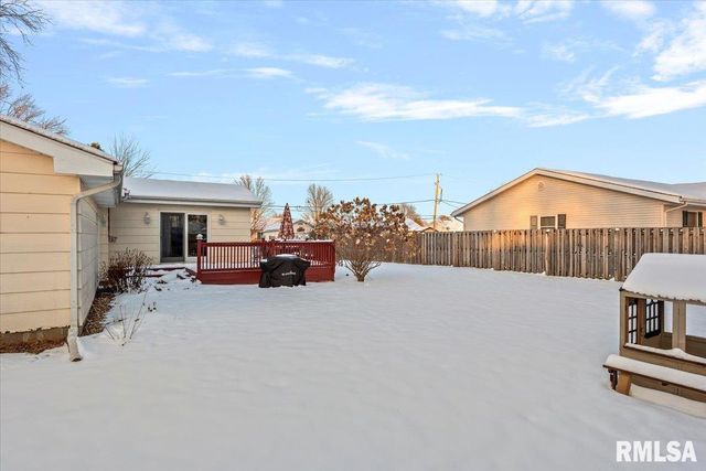 1005 N PARK Avenue, Chatham, IL 62629