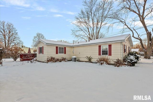 1005 N PARK Avenue, Chatham, IL 62629