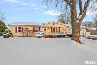 1005 N PARK Avenue, Chatham, IL 62629