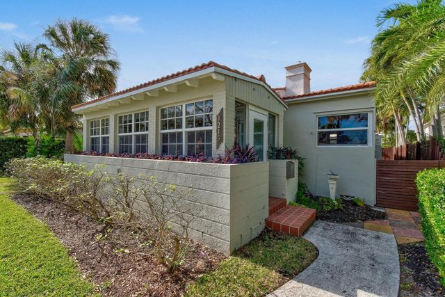 1219 N Lakeside Drive, Lake Worth Beach, FL 33460